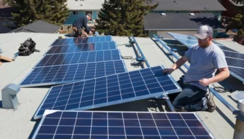 how much does a solar panel weight